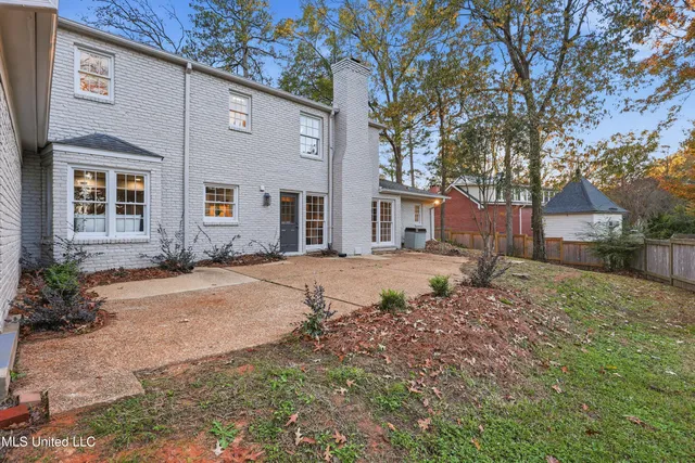 $389,000 | 2040 Brecon Drive, Jackson, MS 39211