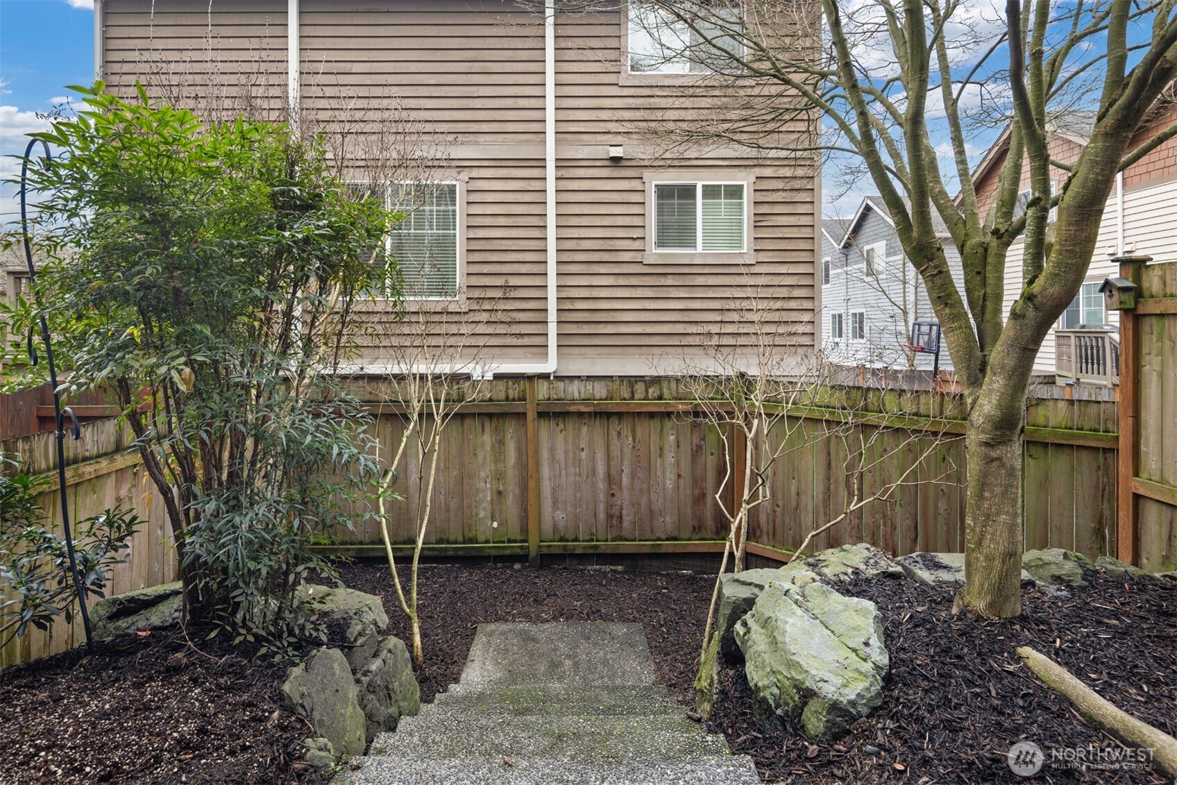 9209 Interlake Avenue North, Unit A Seattle, WA 98103 - Photo 27 of 32