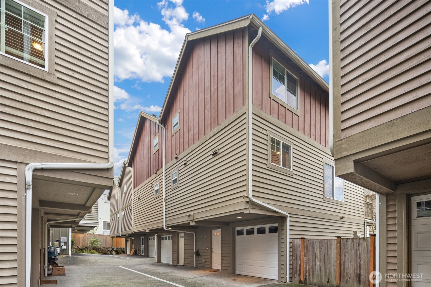 9209 Interlake Avenue North, Unit A Seattle, WA 98103 - Photo 32 of 32