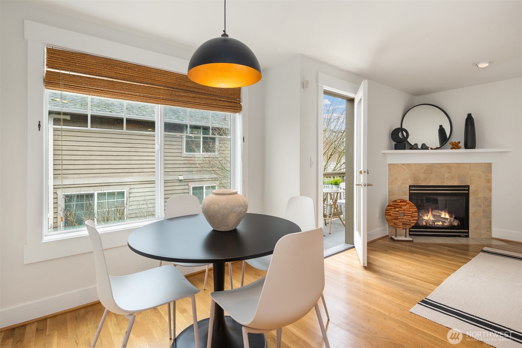 9209 Interlake Avenue North, Unit A Seattle, WA 98103 - Photo 6 of 32