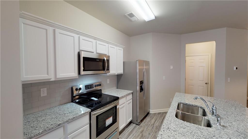 4048 Kingsbrook Boulevard Decatur, GA 30034 - Photo 2 of 34