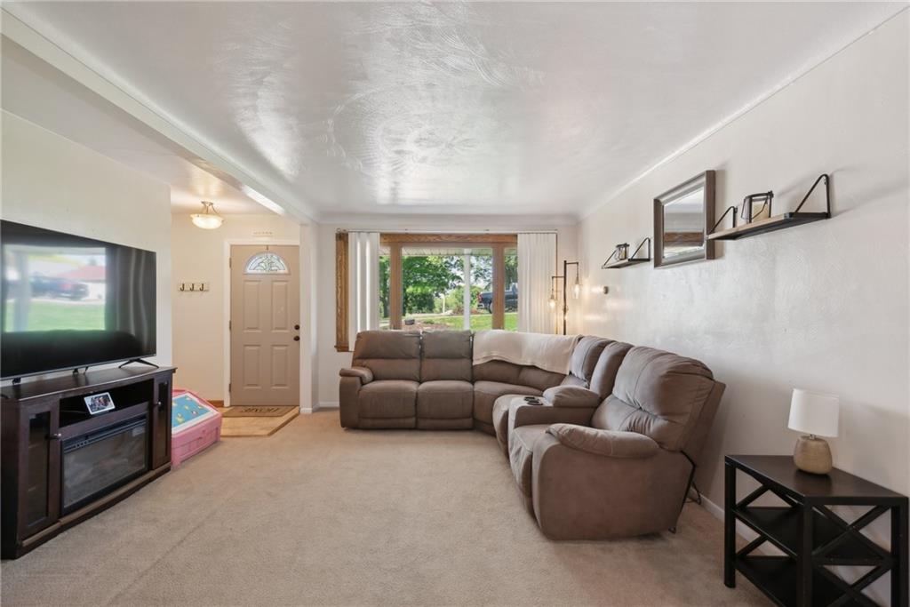 430 Clements Road Pittsburgh, PA 15239 - Photo 6 of 31 Gallery Image 6