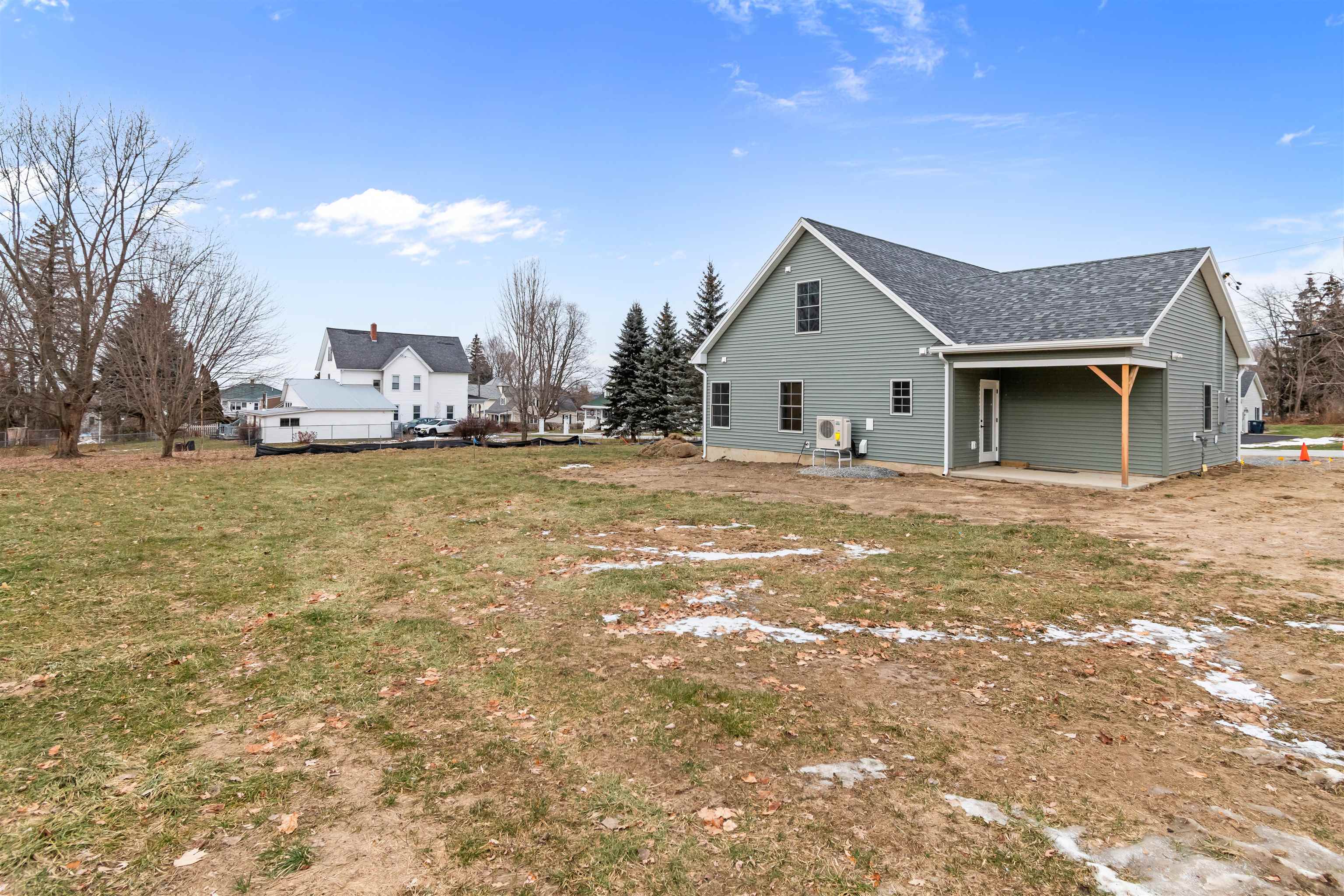 22 Upper Gilman Street, Unit 3 St. Albans, VT 05478 - Photo 37 of 41