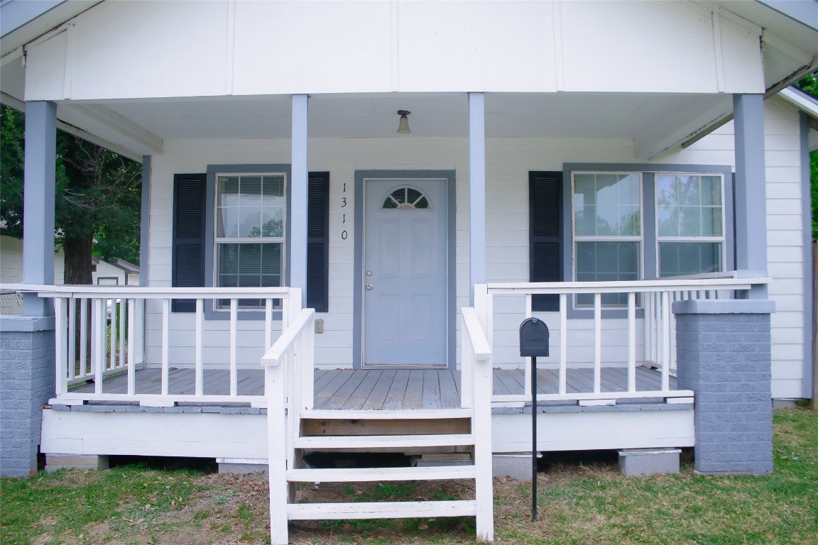 1310 4th Street Rosenberg, TX 77471 - Photo 2 of 23