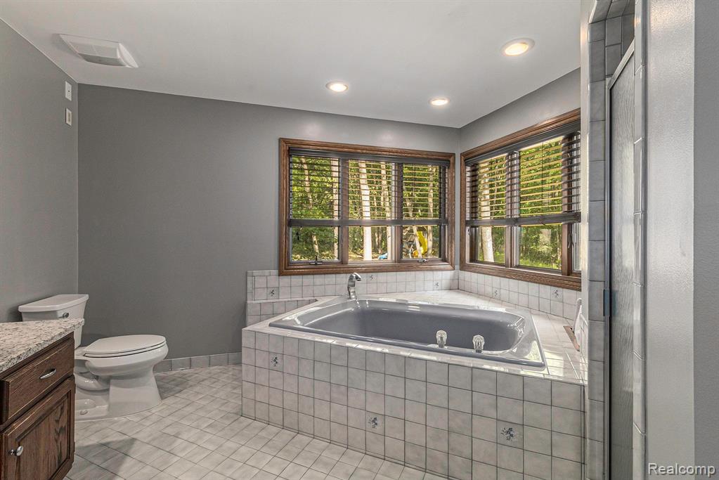 8065 Woodview Road Clarkston, MI 48348 - Photo 27 of 57