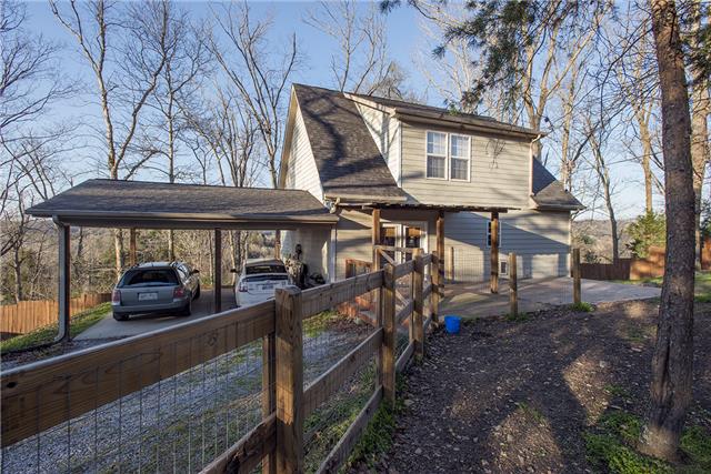 225 Wells Pointe Road Ashland City, TN 37015 - Photo 2 of 20 Welcome home!.. to beautiful 225 Wells Pointe :)