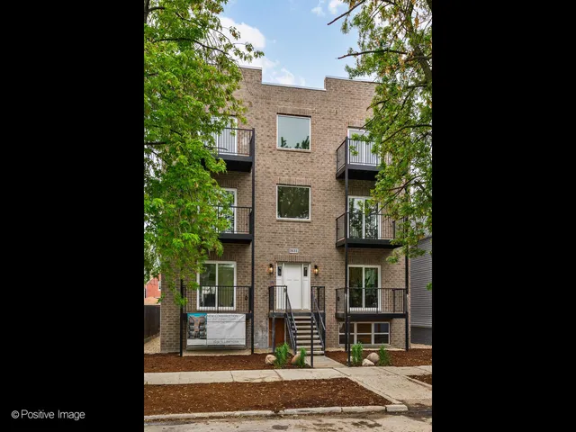 $4,500 | 1631 North Lawndale Avenue, Unit 1N, Chicago, IL 60647