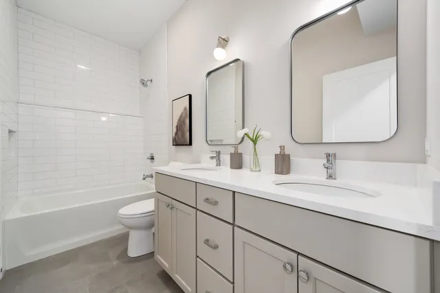 $4,500 | 1631 North Lawndale Avenue, Unit 1N, Chicago, IL 60647