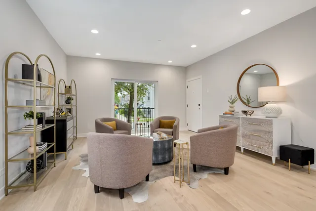 $4,500 | 1631 North Lawndale Avenue, Unit 1N, Chicago, IL 60647