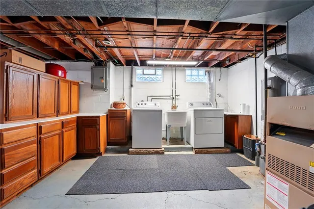 a view of a storage & utility room