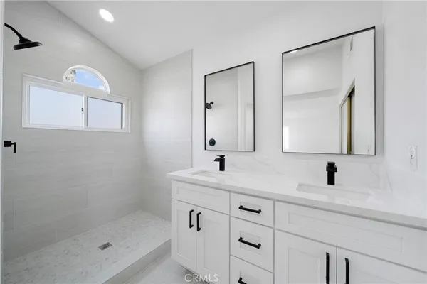 $460,000 | 373 Via Corsica, Hemet, CA 92545