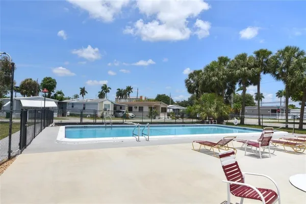 $1,700 | 8608 Southwest 17th Street, Davie, FL 33324