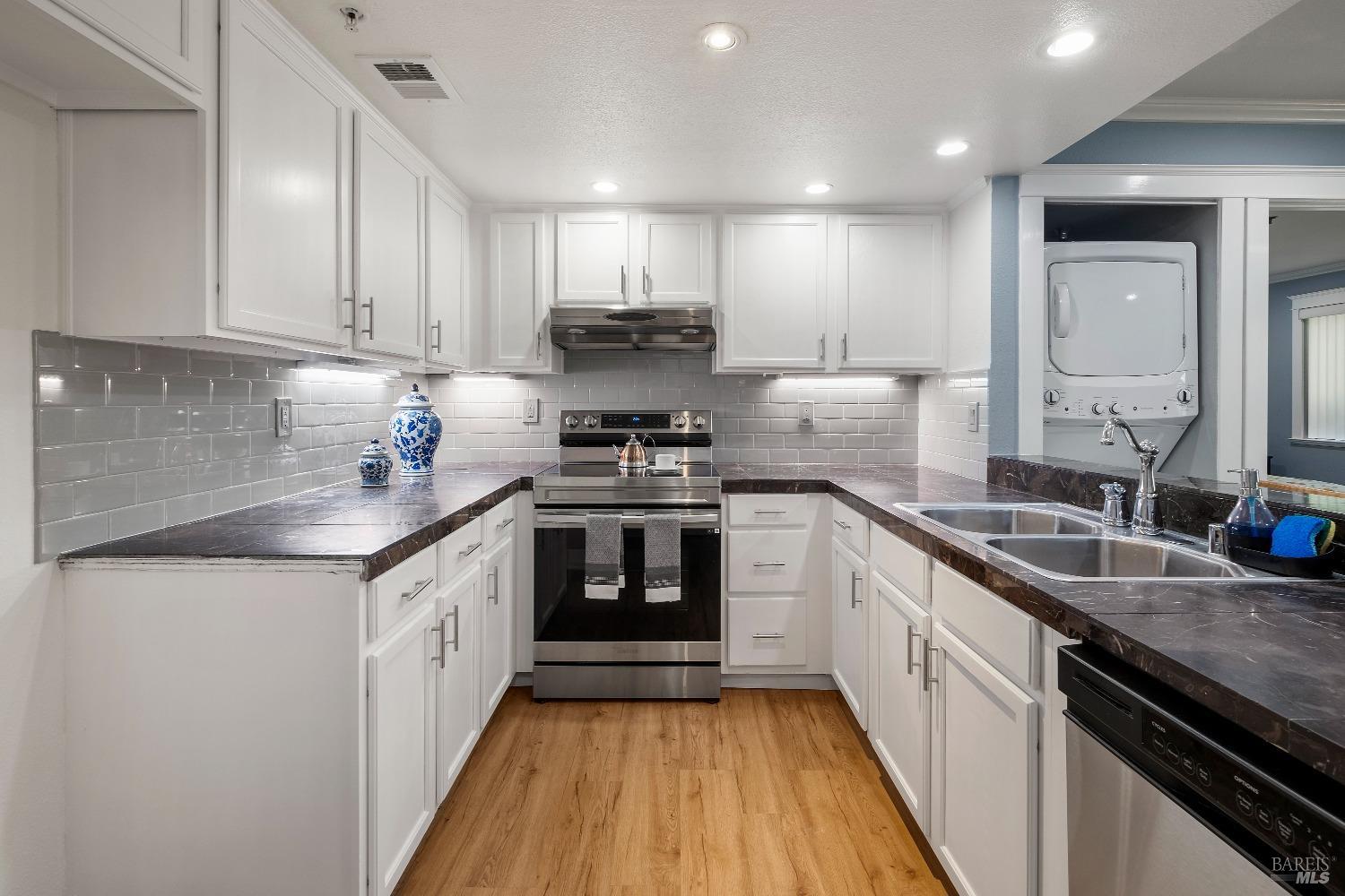 122 Seagull Row Novato, CA 94945 - Photo 1 of 1