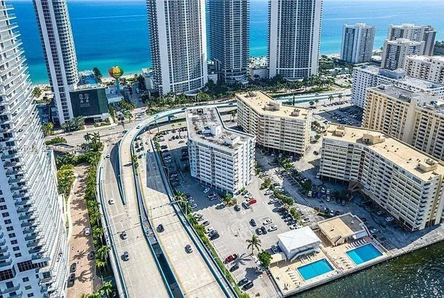 $1,900 | 1801 South Ocean Drive, Unit 740, Hallandale Beach, FL 33009