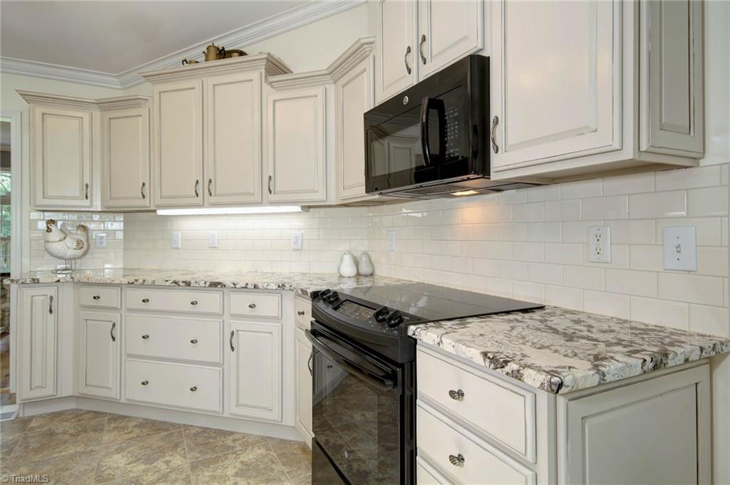 5558 Murphy Road Summerfield, NC 27358 - Photo 7 of 32 Gallery Image 7