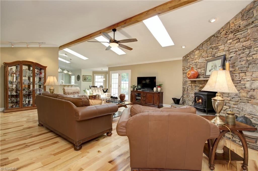 5558 Murphy Road Summerfield, NC 27358 - Photo 9 of 32 Gallery Image 9