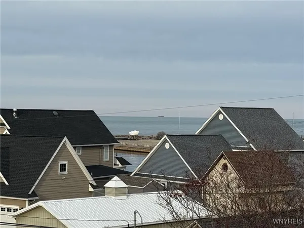 $625,000 | 1572 Van Buren Street, Newfane, NY 14126