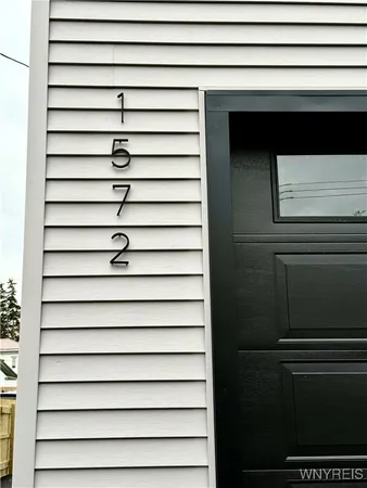 $625,000 | 1572 Van Buren Street, Newfane, NY 14126