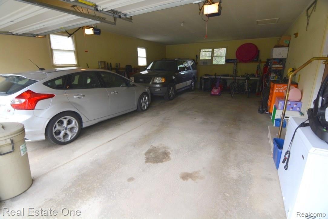 425 Orchard Ridge Road South Lyon, MI 48178 - Photo 20 of 21 thumb_DSC_0438_1024 - Copy.jpg
