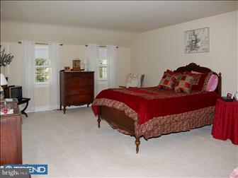 22 Edgewood Road Yardley, PA 19067 - Photo 5 of 6 Gallery Image 5