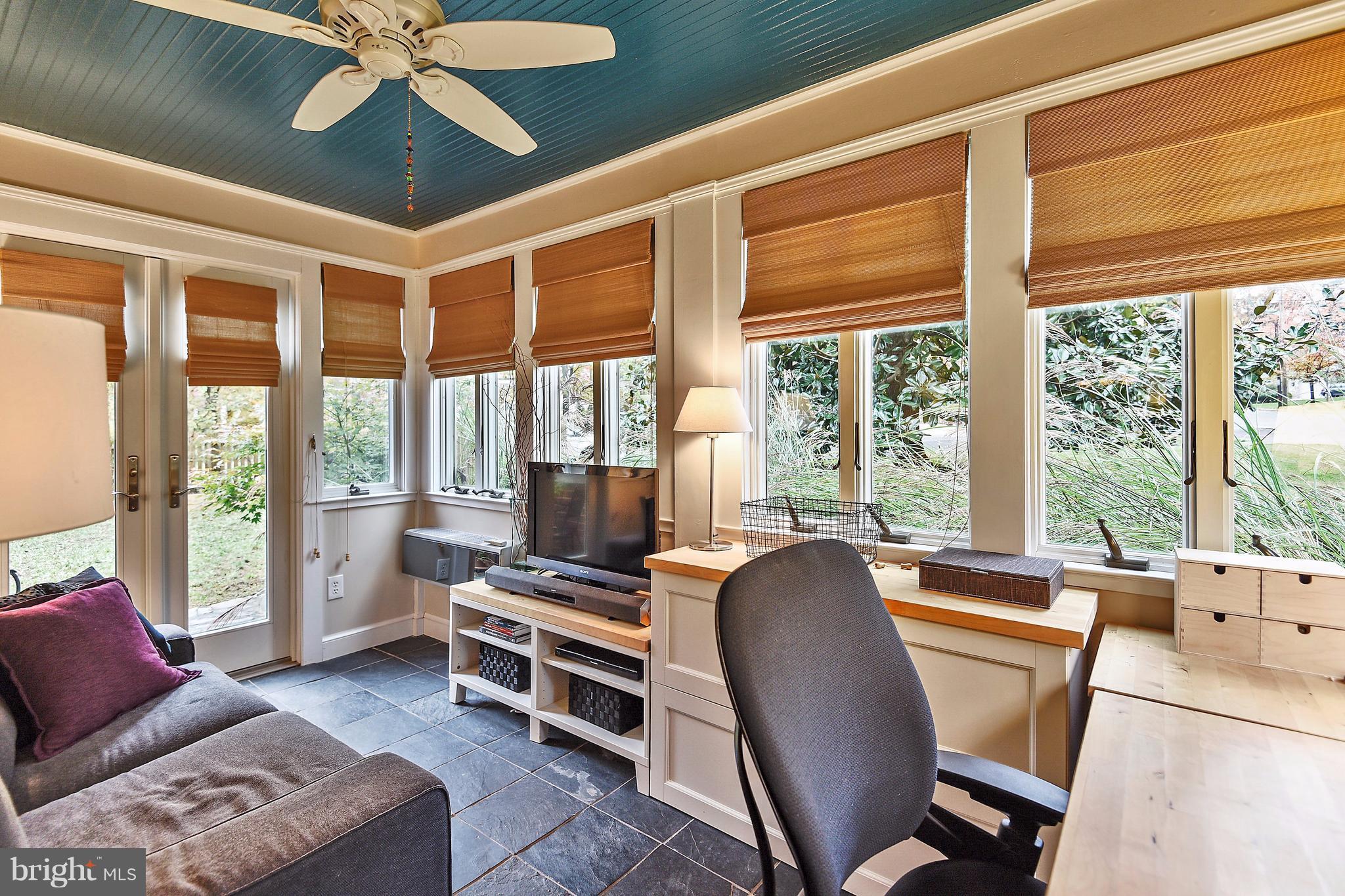 4201 Fordham Road Northwest Washington, DC 20016 - Photo 5 of 30 Office/Sun Room