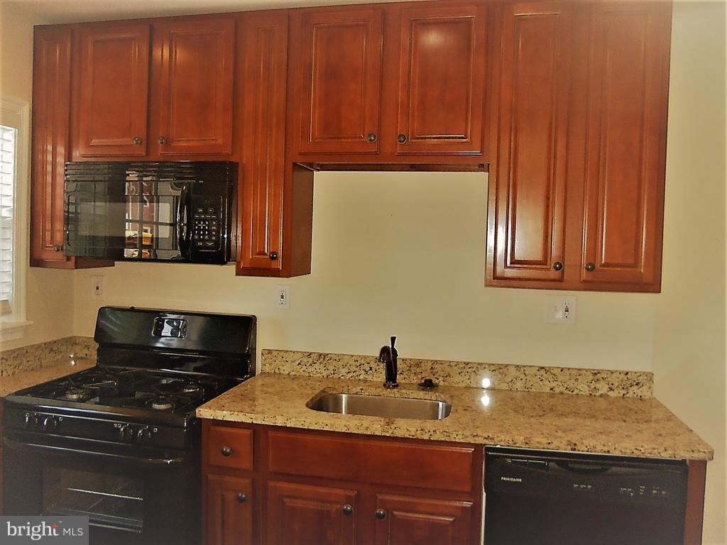 2201 Firethorn Road Baltimore, MD 21220 - Photo 11 of 23 Kitchen