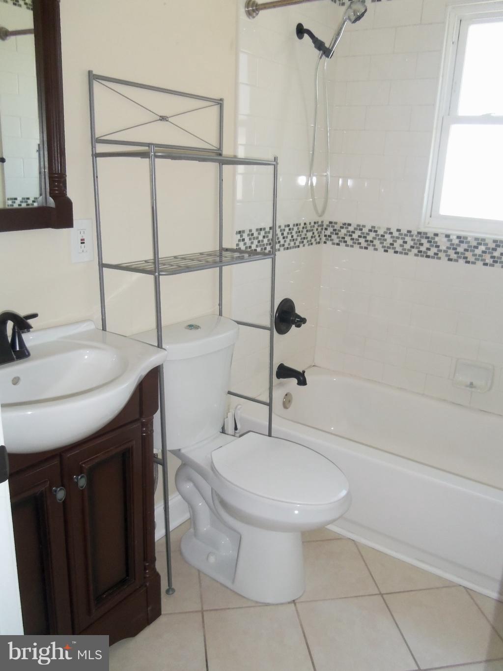 2201 Firethorn Road Baltimore, MD 21220 - Photo 19 of 23 Bath