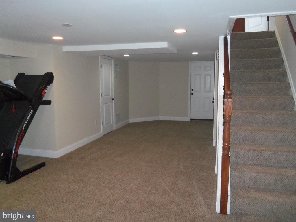 2201 Firethorn Road Baltimore, MD 21220 - Photo 20 of 23 Family Room