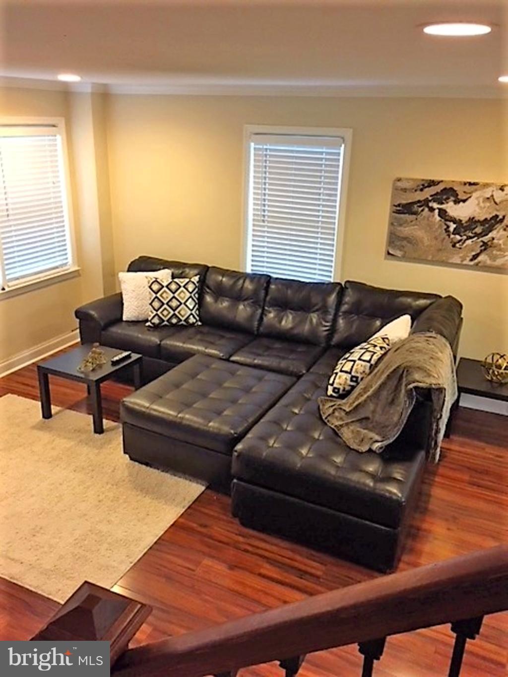 2201 Firethorn Road Baltimore, MD 21220 - Photo 4 of 23 Living Room