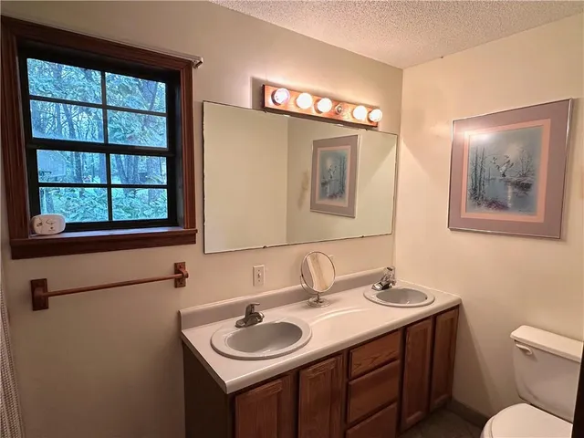 $350,000 | 11191 Co Ln 176, Carthage, MO 64836