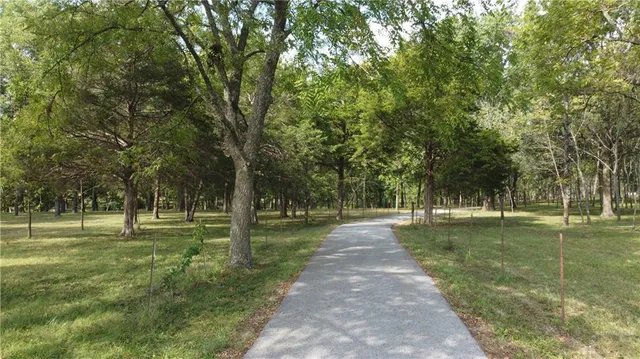 $350,000 | 11191 Co Ln 176, Carthage, MO 64836