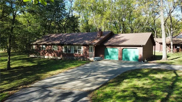 $350,000 | 11191 Co Ln 176, Carthage, MO 64836