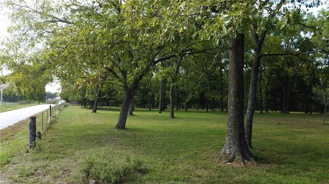 $350,000 | 11191 Co Ln 176, Carthage, MO 64836