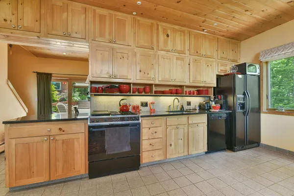 $749,999 | 906 Shedd Hill Road, Stoddard, NH 03464