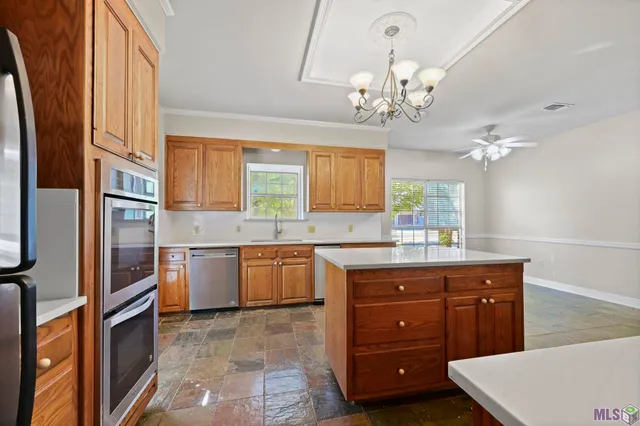 $499,999 | 5638 Riverbend Boulevard, Baton Rouge, LA 70820
