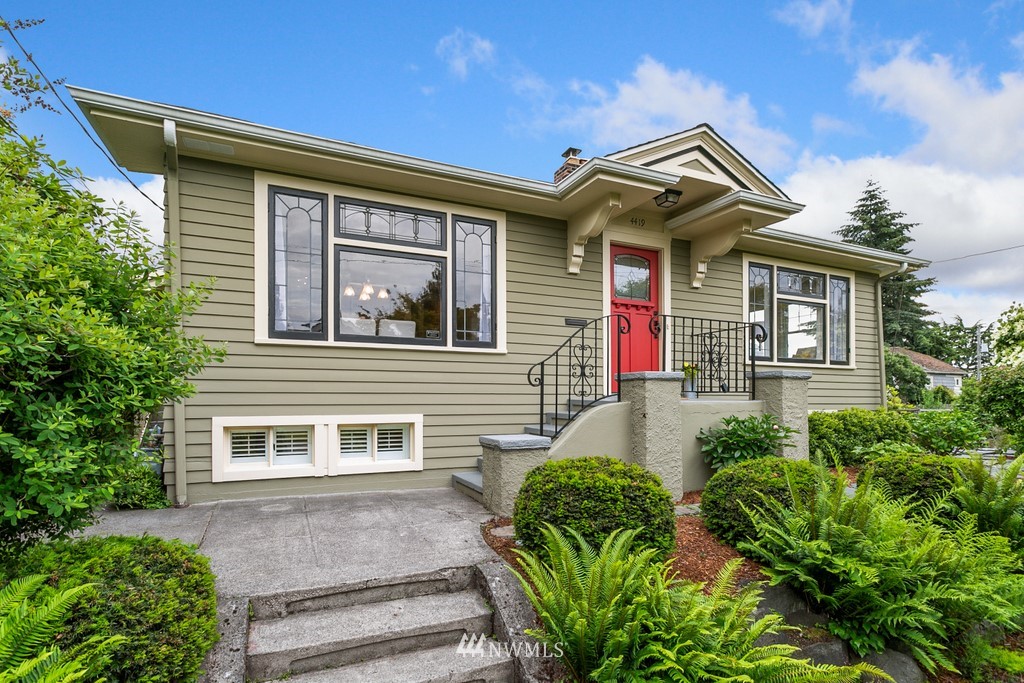 4419 Southwest Findlay Street Seattle, WA 98136 - Photo 2 of 31 Gallery Image 2