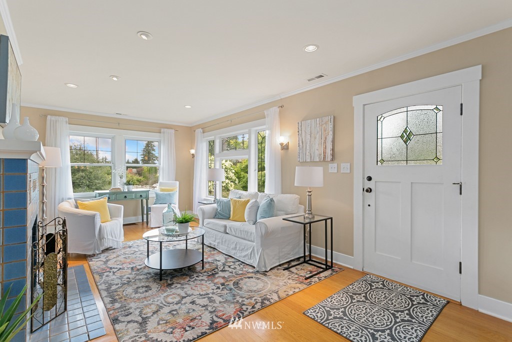4419 Southwest Findlay Street Seattle, WA 98136 - Photo 3 of 31 Gallery Image 3
