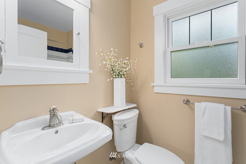 4419 Southwest Findlay Street Seattle, WA 98136 - Photo 25 of 31 Gallery Image 25