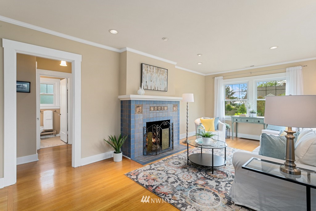 4419 Southwest Findlay Street Seattle, WA 98136 - Photo 5 of 31 Gallery Image 5