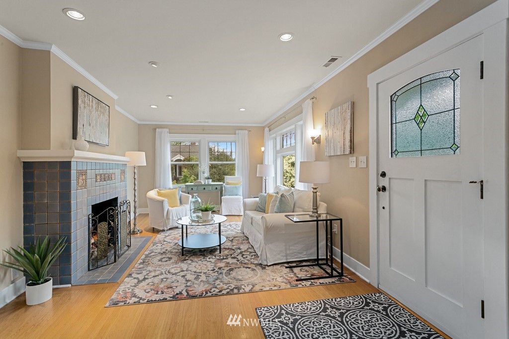 4419 Southwest Findlay Street Seattle, WA 98136 - Photo 7 of 31 Gallery Image 7