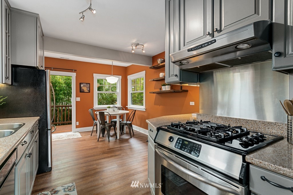 4419 Southwest Findlay Street Seattle, WA 98136 - Photo 10 of 31 Gallery Image 10