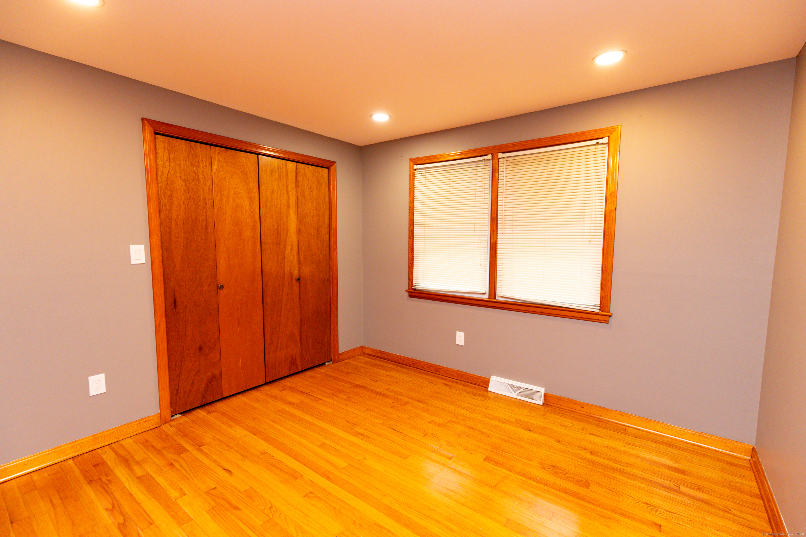 45 Renshaw Road Hamden, CT 06518 - Photo 22 of 26