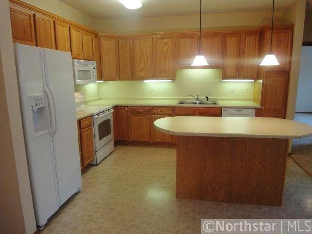 6050 Lake Road, Unit 107 Woodbury, MN 55125 - Photo 3 of 18