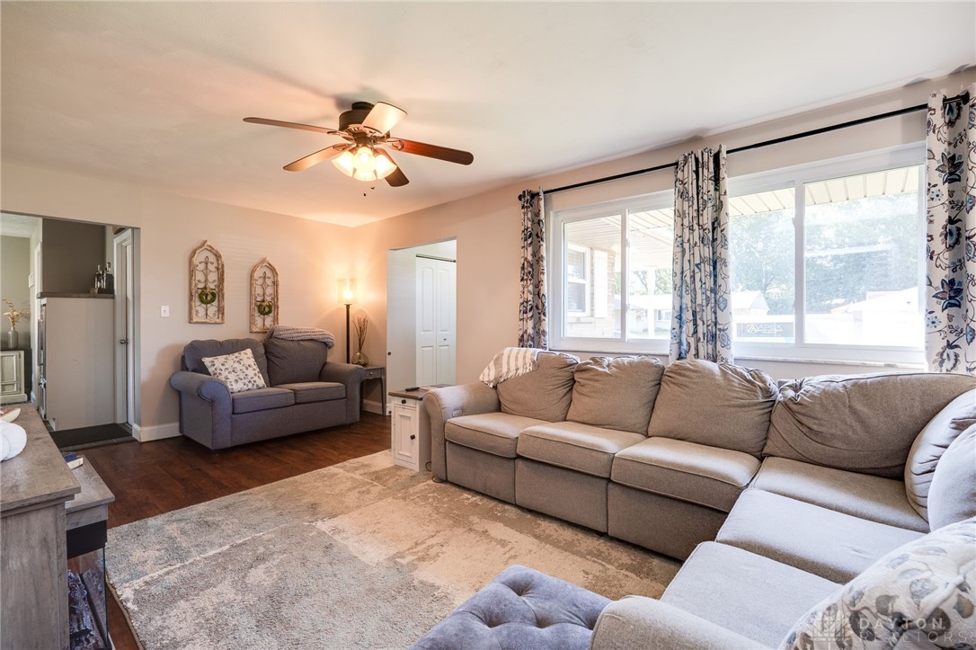 3073 Santa Rosa Drive Kettering, OH 45440 - Photo 10 of 45 Inviting Great Room