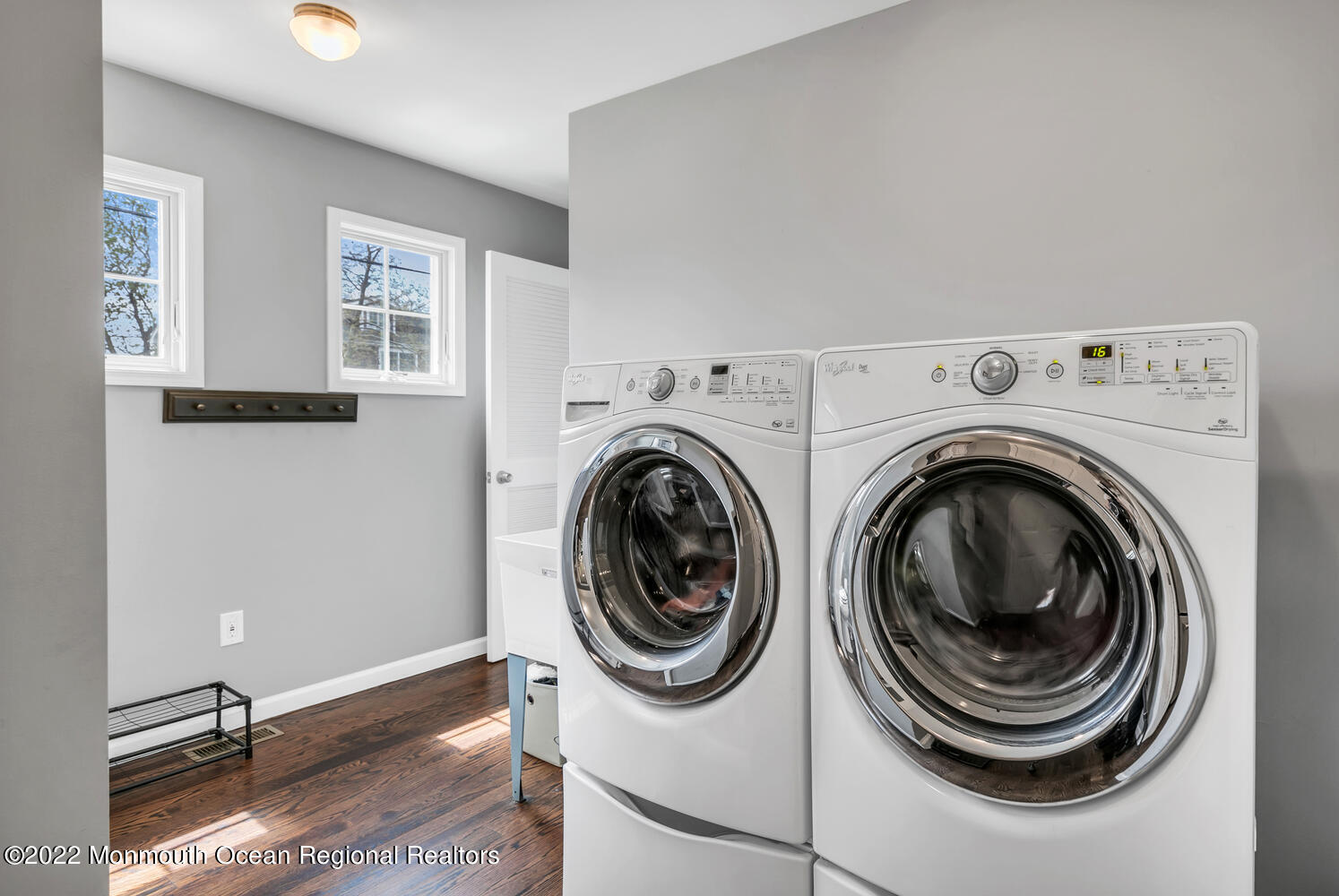 814 Pitney Drive Spring Lake Heights, NJ 07762 - Photo 10 of 22 a utility room with dryer and washer