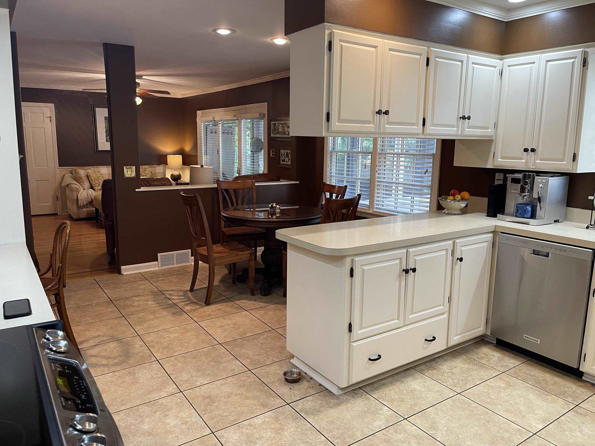410 Stonegate Road Evansville, IN 47711 - Photo 8 of 36 Gallery Image 8