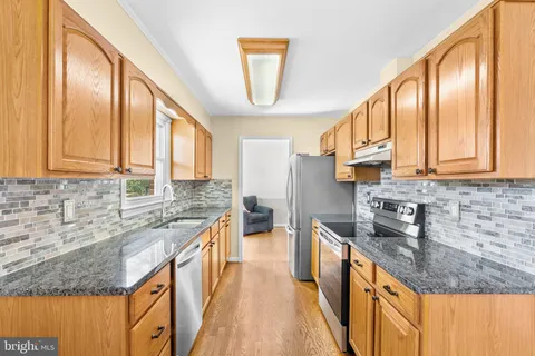 $785,000 | 314 Belmont Place Southwest, Leesburg, VA 20175