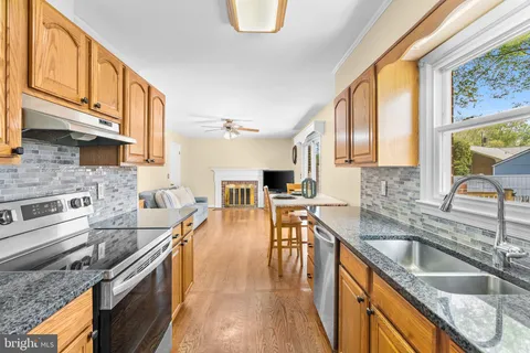 $785,000 | 314 Belmont Place Southwest, Leesburg, VA 20175
