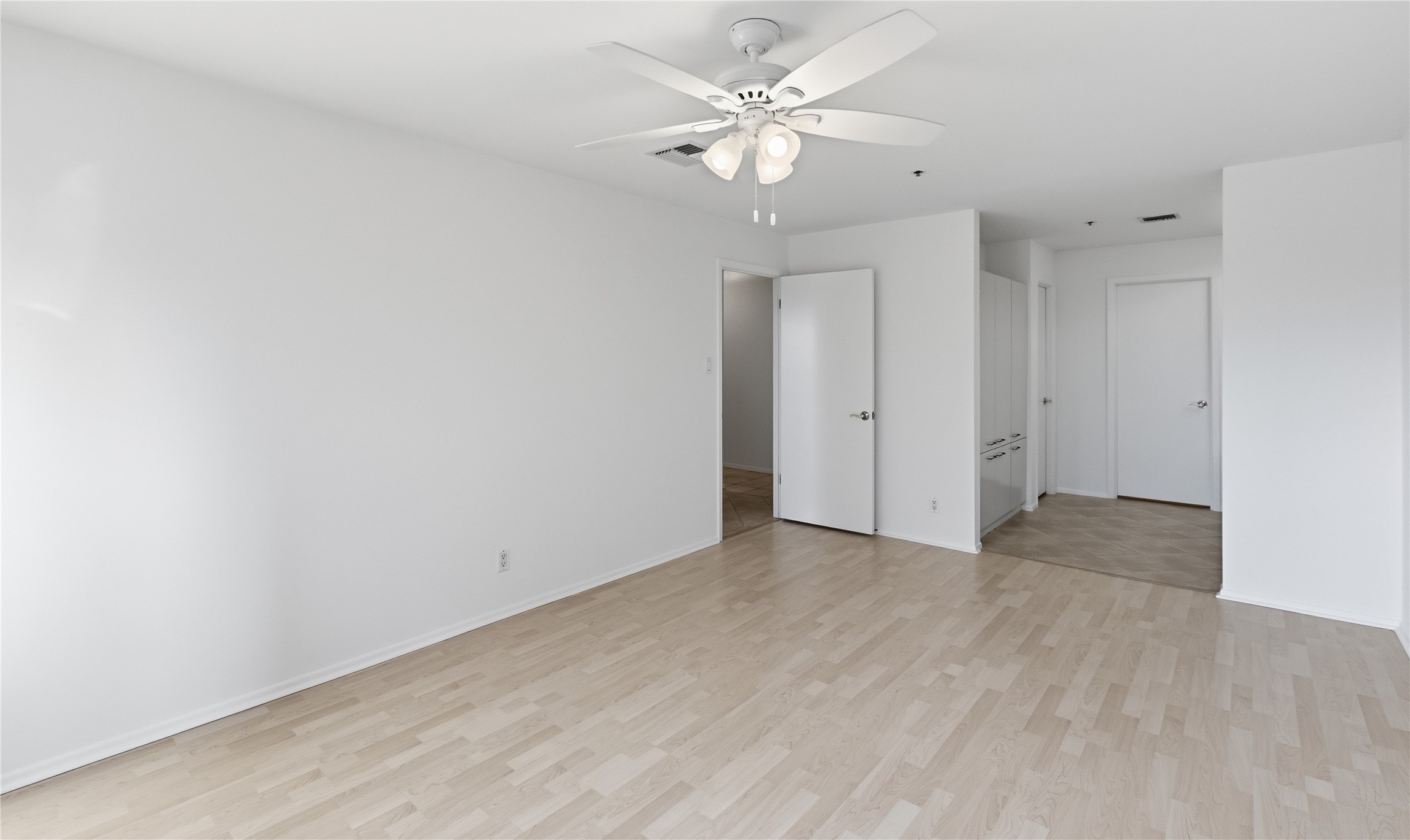 40 North Interstate Highway 35, Unit 7B1 Austin, TX 78701 - Photo 9 of 21 Primary Bedroom