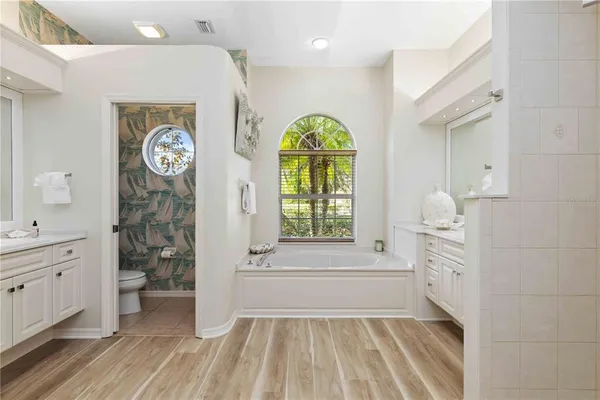 $1,049,000 | 9915 Old Hyde Park Place, Bradenton, FL 34202